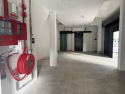 Sims Avenue (D14), Retail #586541981